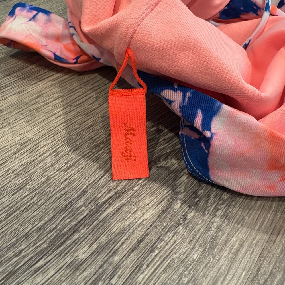 Maaji Allure Longoine Reversable Coral and Navy Bikini Top Size L - Picture 3 of 5